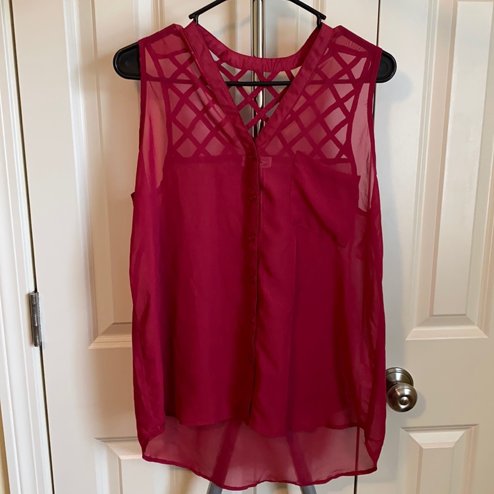 Kirra Lattice Back Sleeveless Button Down